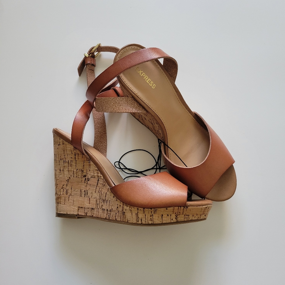 NWOT! EXPRESS BROWN PEEP TOE OPEN HEEL WEDGES